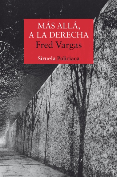 Más allá, a la derecha